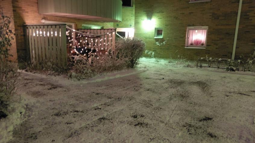 Snön röjd och sandning utförd för bostadsrättsföreningen Dragontorpet i Sollentuna